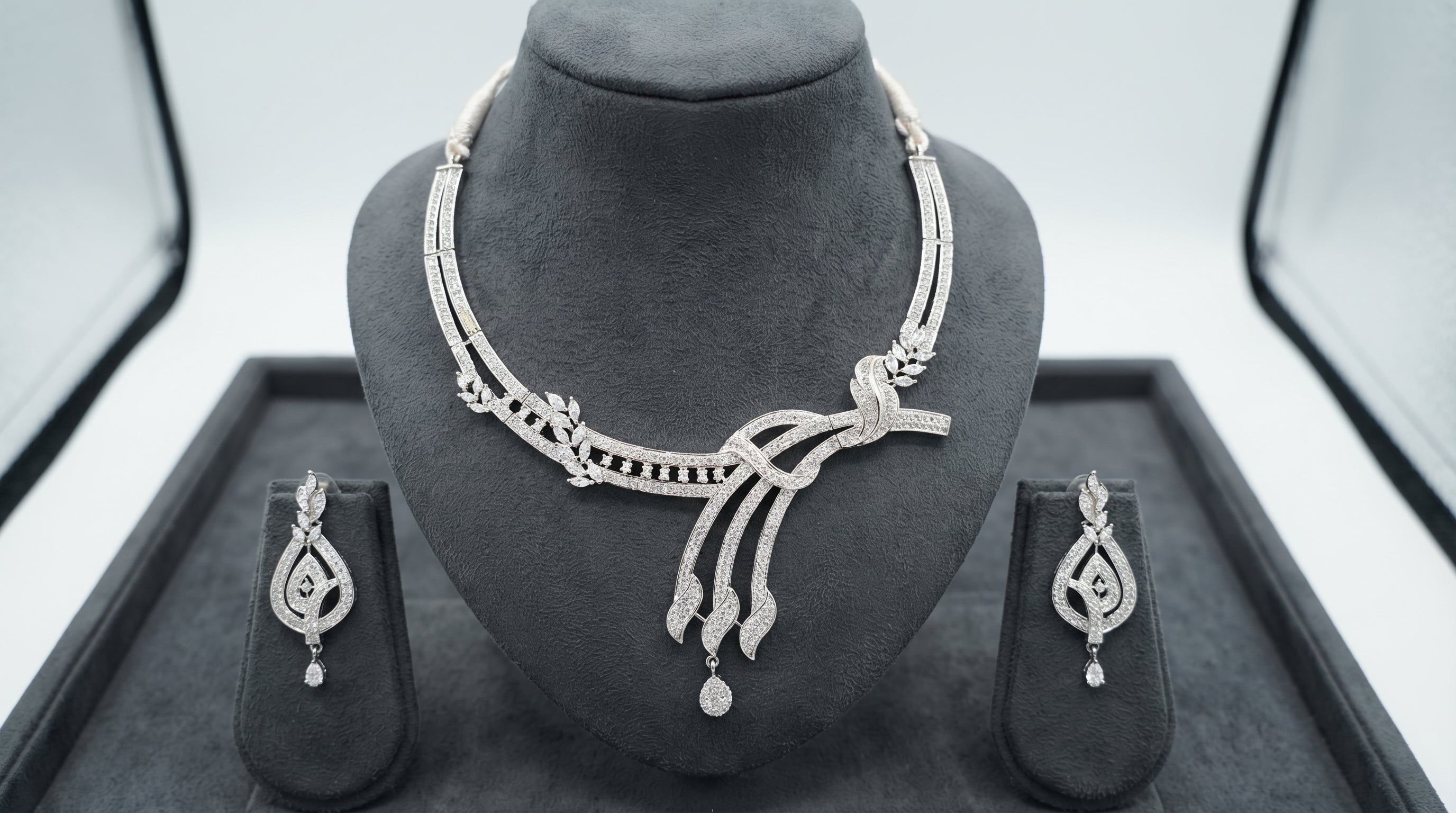 Luxury CZ Diamond Style Twisted Knot Necklace Set